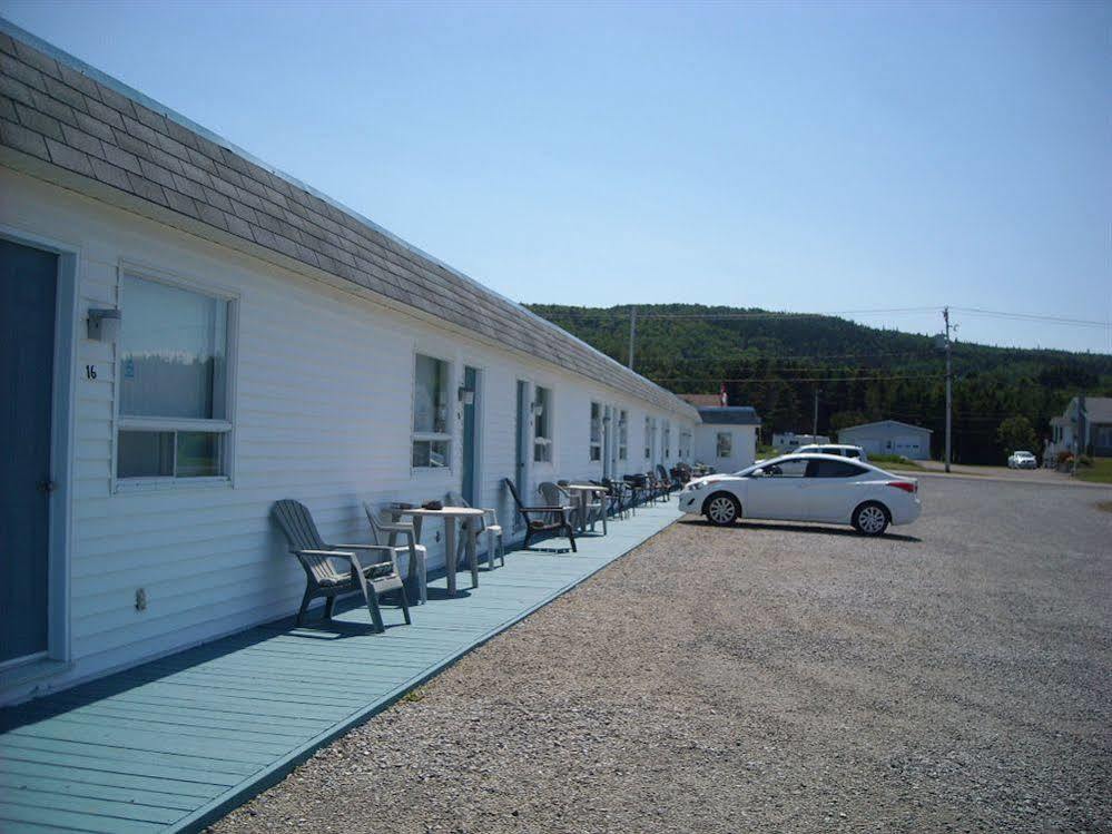 Motel Le Noroit L'Anse-au-Griffon Exterior foto